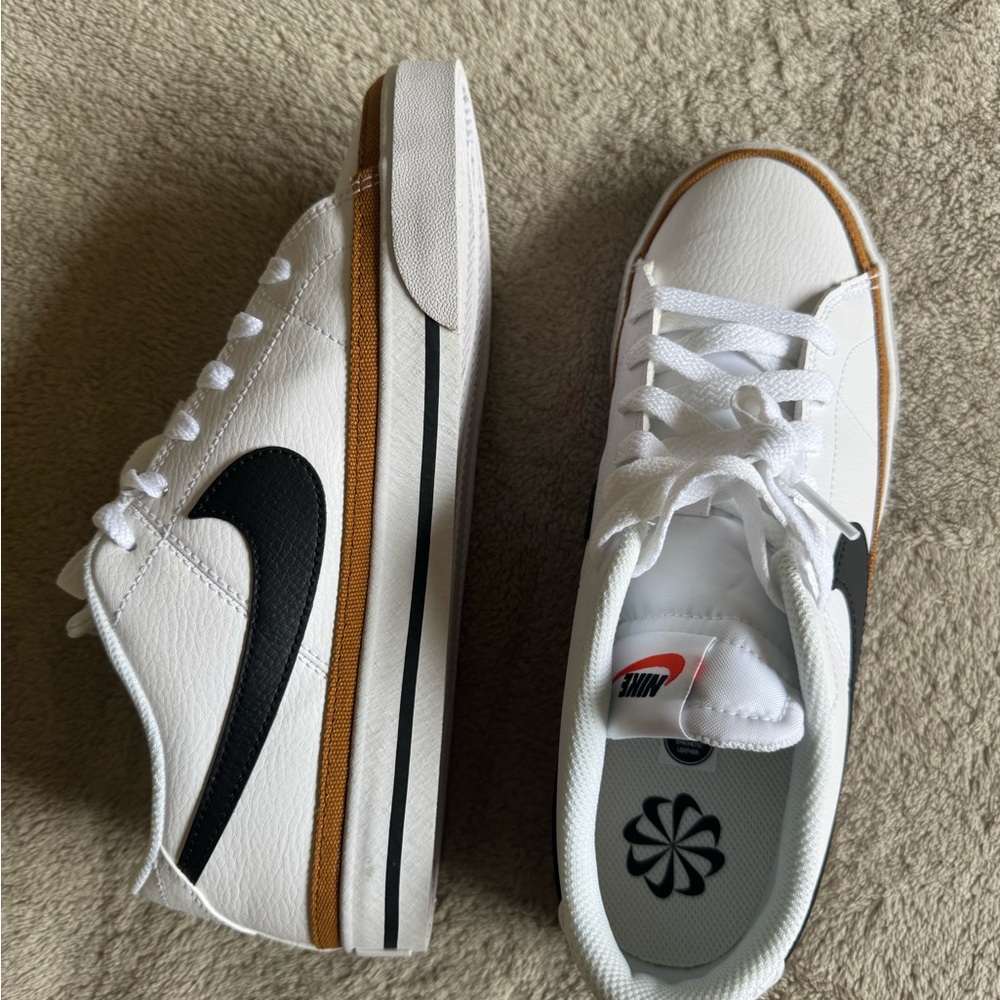 Nike men’s 8/ women’s size 9.5